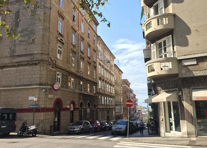 Cacatsu アパート *